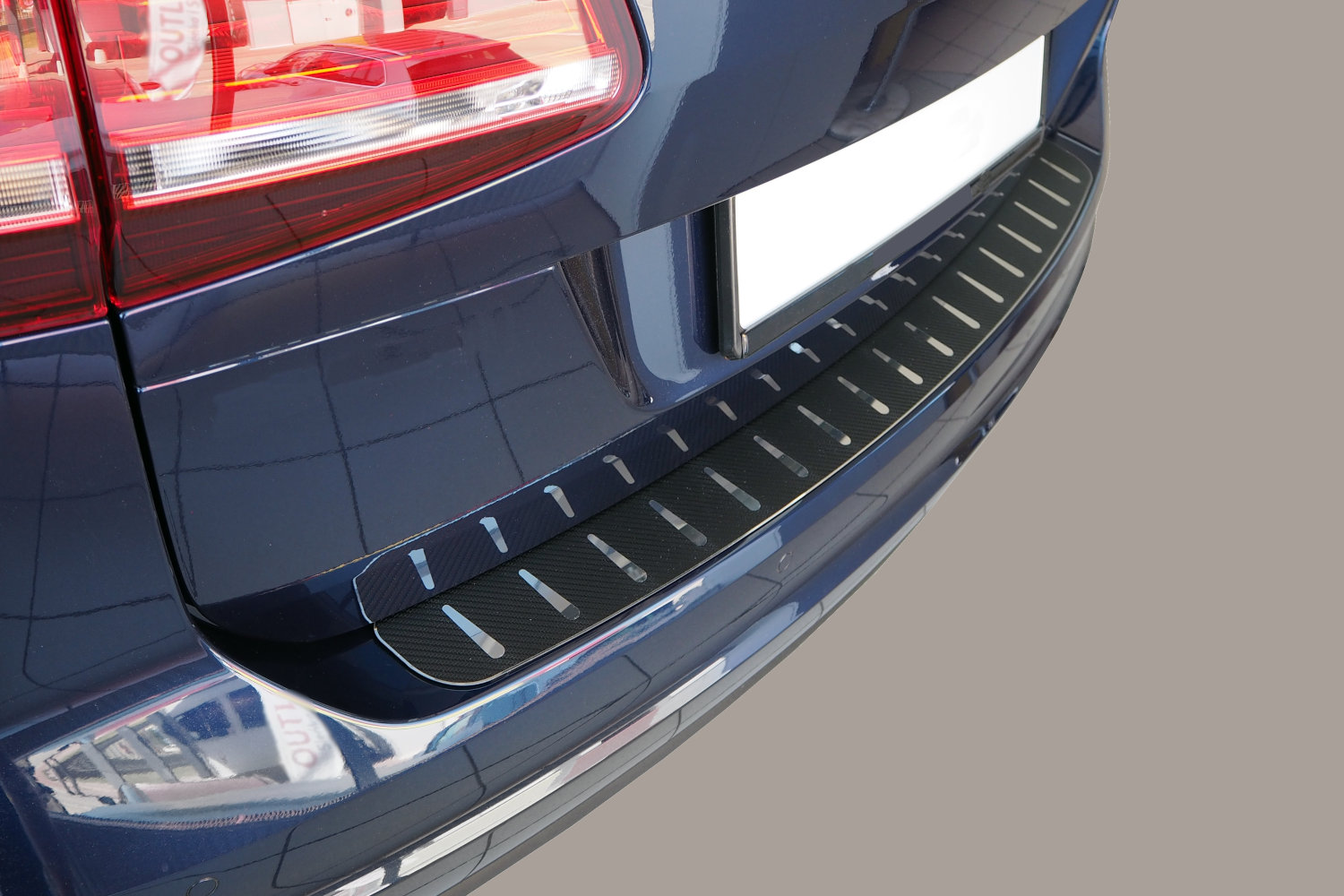 Rear bumper protector Opel Vivaro A 2001-2014 stainless steel - carbon foil