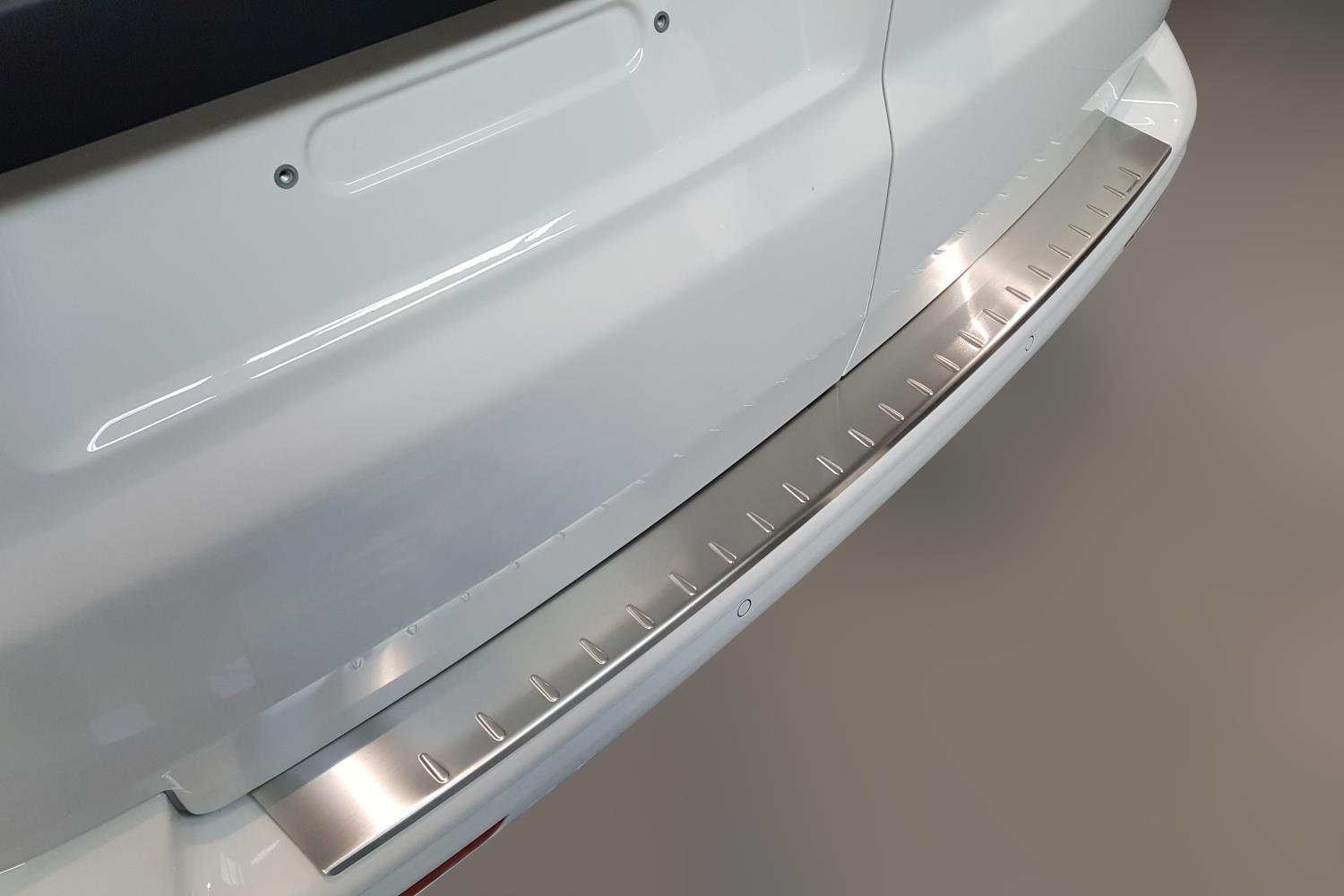 Protection de seuil de coffre Peugeot 508 II 2018-présent 4 portes tricorps acier inox brossé