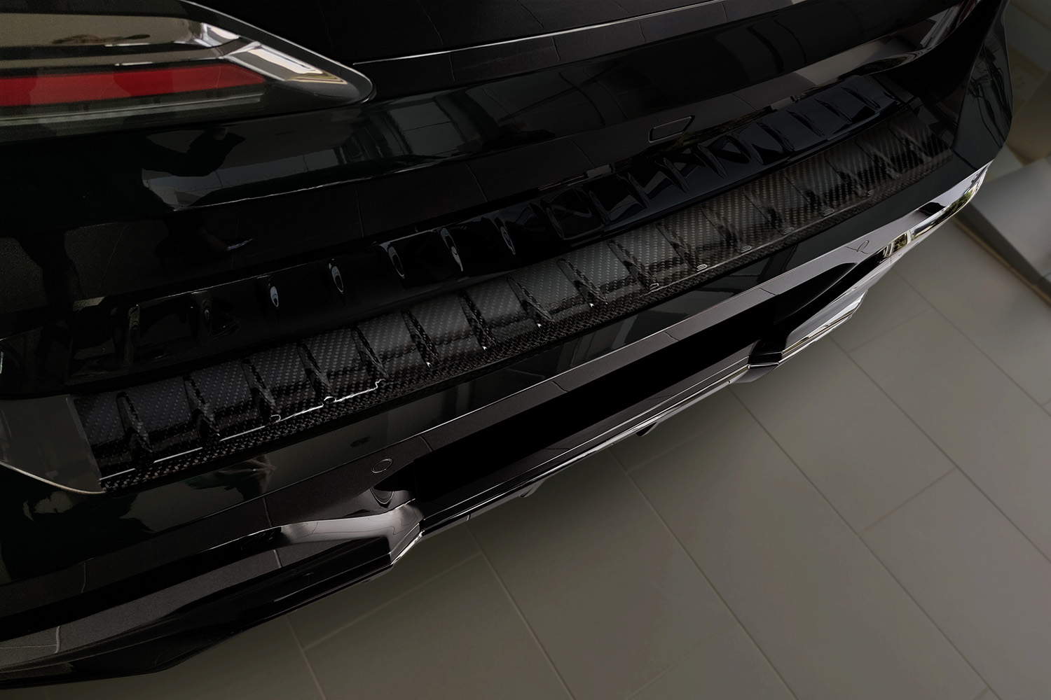 Protection de seuil de coffre BMW Série 7 (G70) 2022-présent 4 portes tricorps carbone