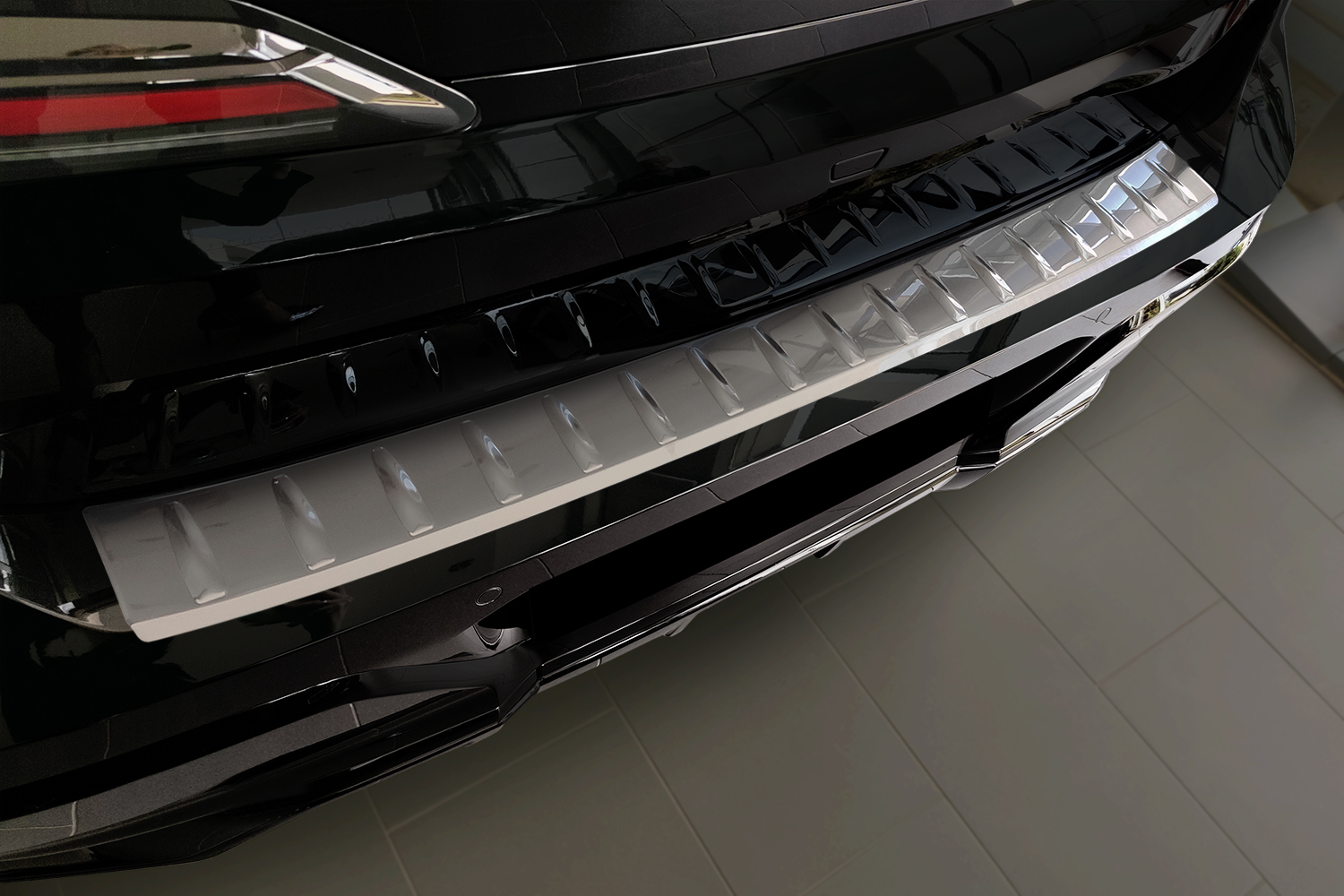 Rear bumper protector BMW 7 Series (G70) 2022-present 4-door saloon stainless steel brushed