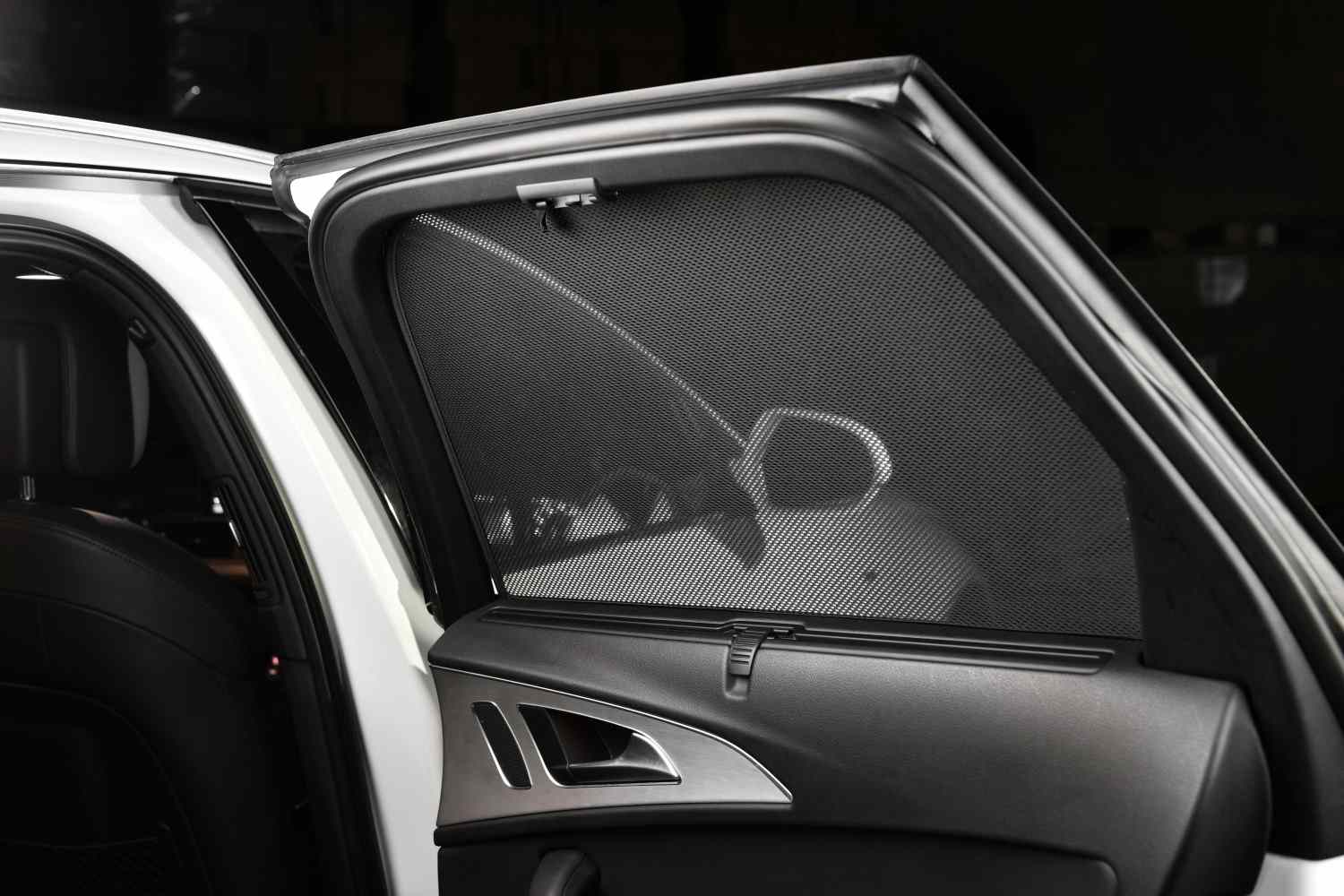 Sonnenschutz Audi A6 (C7) 2011-2018 4-Türer Limousine Car Shades - hintere Seitentüren