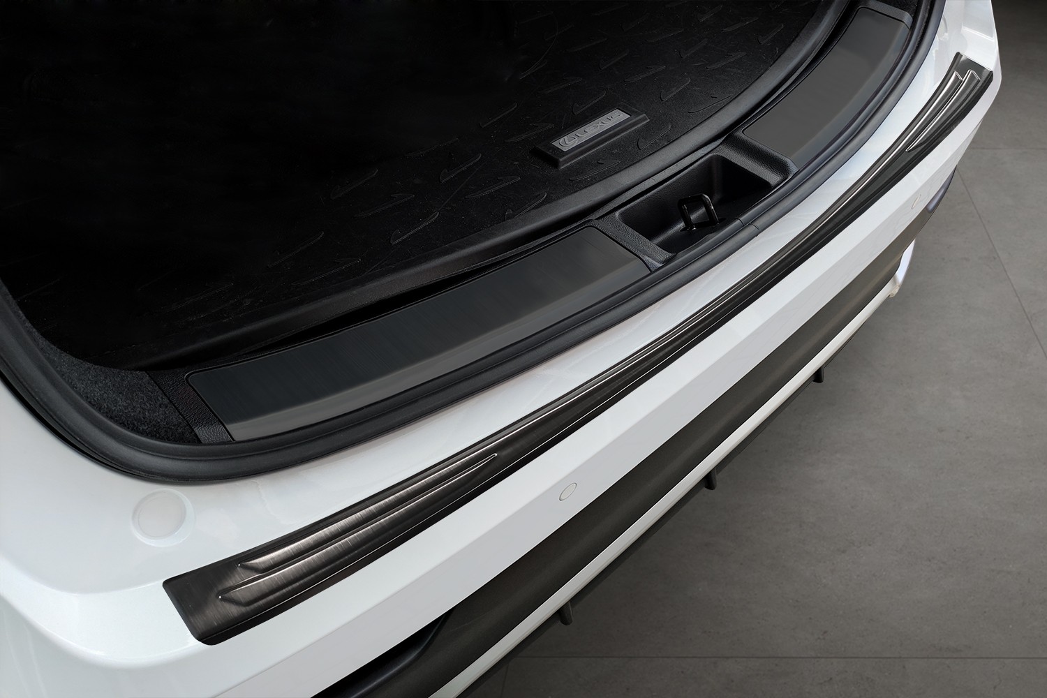 Protection de seuil de coffre Lexus NX II (AZ20) 2021-présent acier inox brossé anthracite