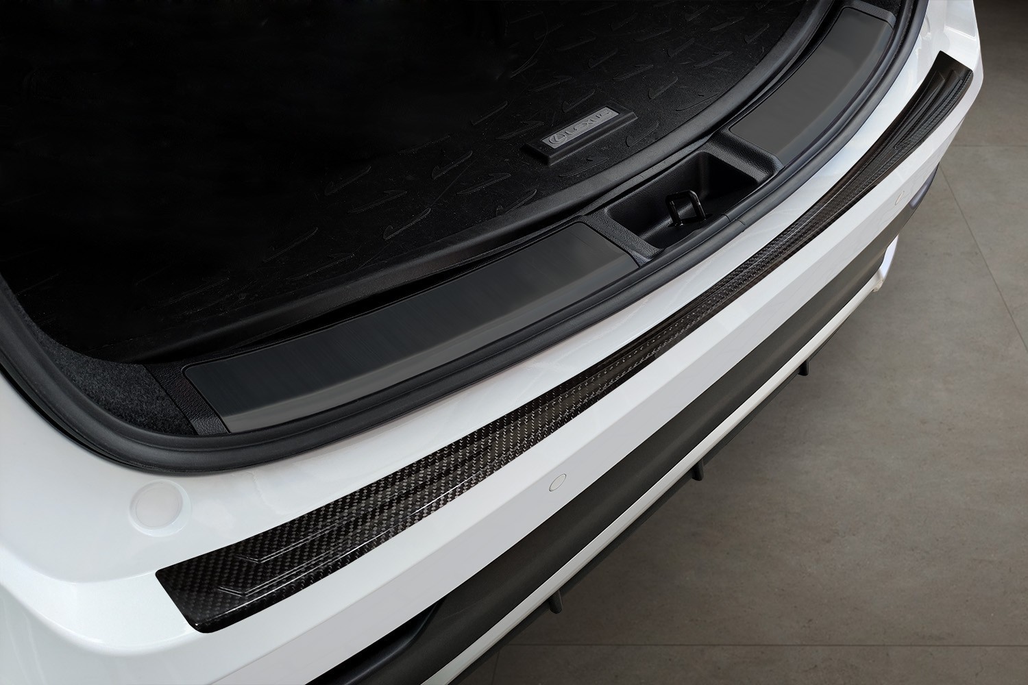 Protection de seuil de coffre Lexus NX II (AZ20) 2021-présent carbone