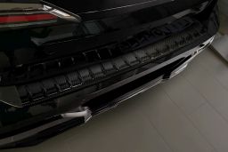 Rear bumper protector BMW 7 Series (G70) 2022-> 4-door saloon carbon (BMW17SBP) (1)