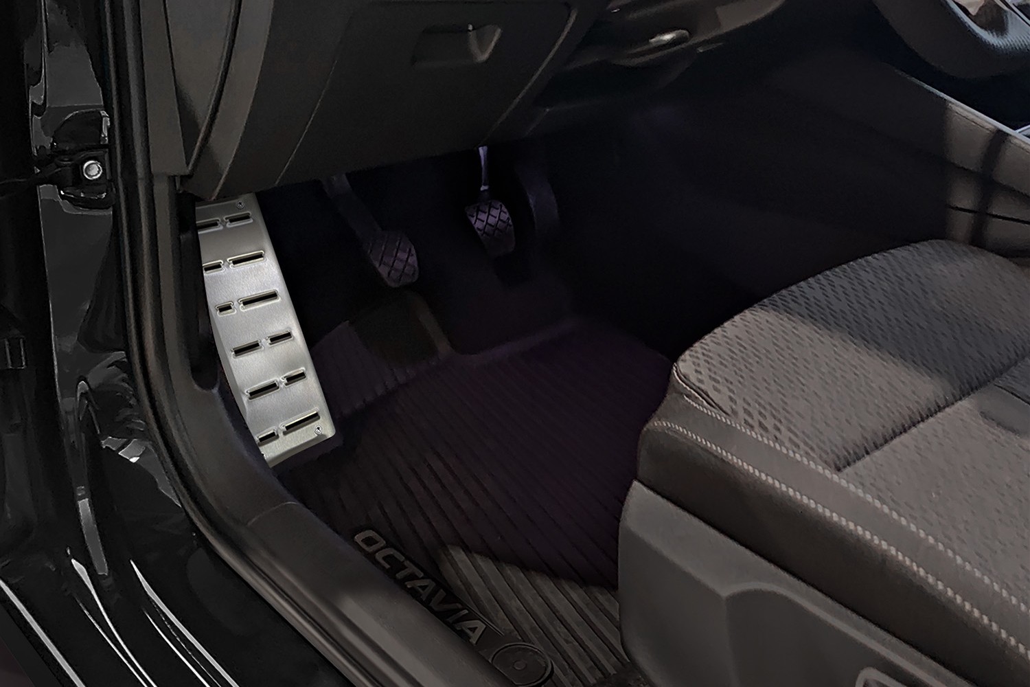 Garniture repose-pied Audi Octavia IV Combi (NX) 2020-présent break acier inox brossé