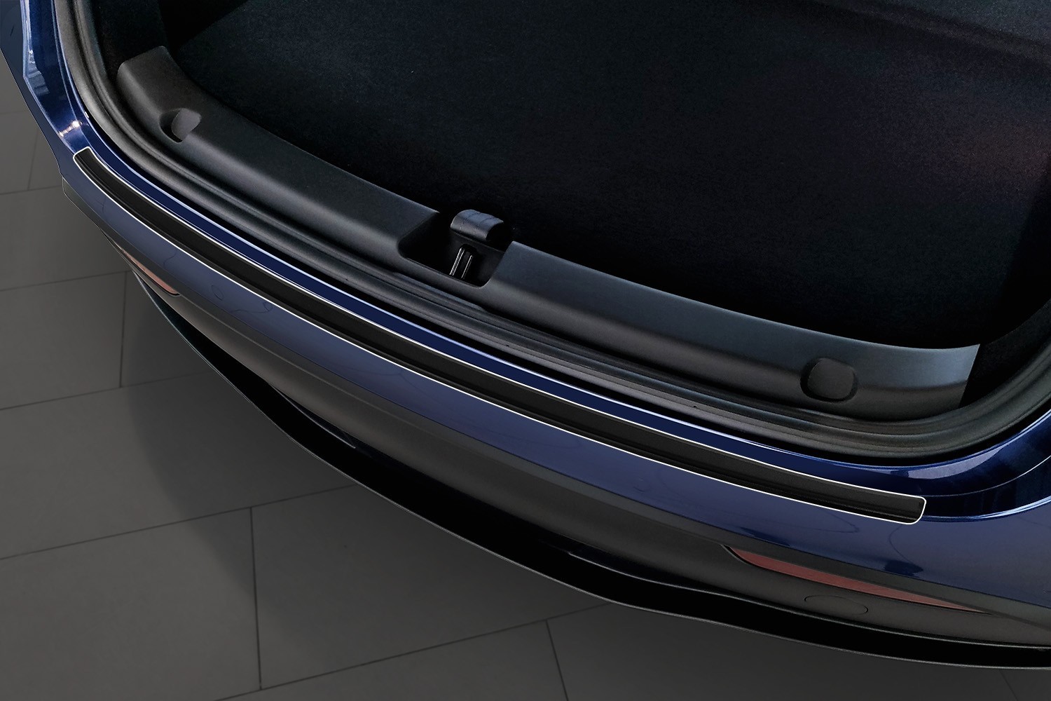 Protection de seuil de coffre Tesla Model Y 2020-présent acier inox noir mat