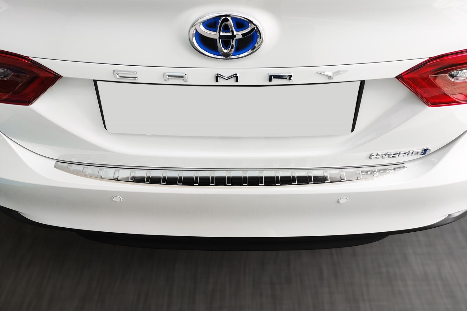 Rear bumper protector Toyota Camry (XV70) 2019-present 4-door saloon stainless steel brushed