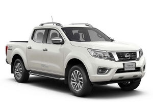 Fußmatten Nissan Navara NP300 (D23) PE/TPE | CarParts-Expert