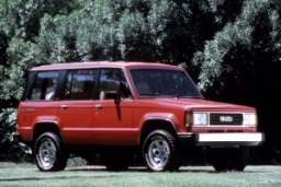 isuzu-trooper-i-1981-1991-carparts-expert.jpg