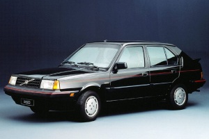 volvo-340-360-1976-1991-carparts-expert.jpg