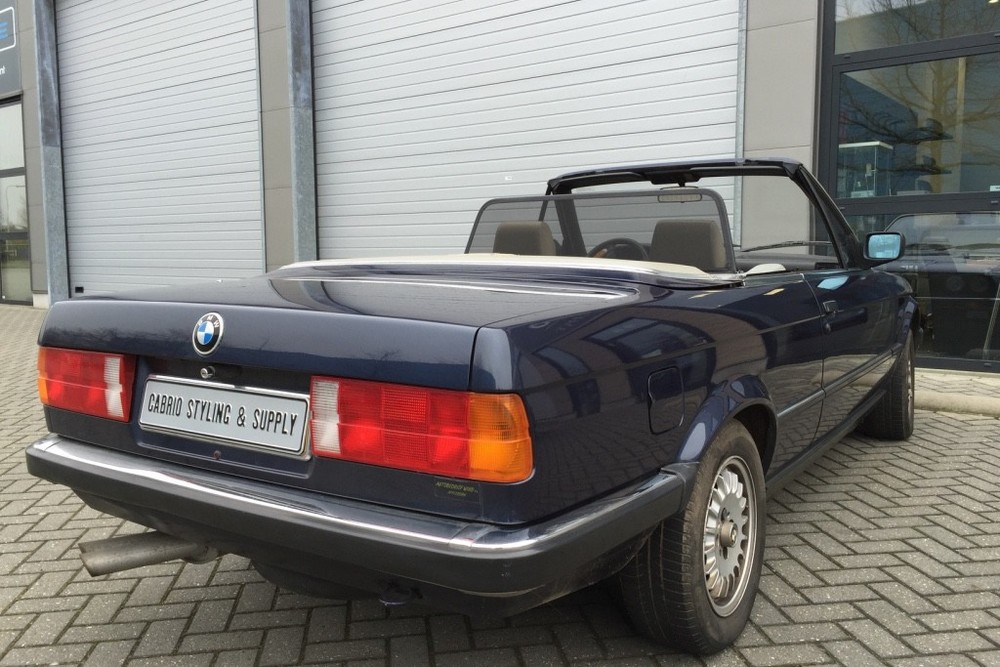 BMW13SCD Cabriolet wind deflector BMW 3 Series Cabriolet (E30) 1982-1992 Black (2)