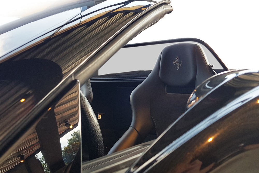 FER1CALCD Cabriolet wind deflector Ferrari California (Type F149) 2008-2019 Black (2)