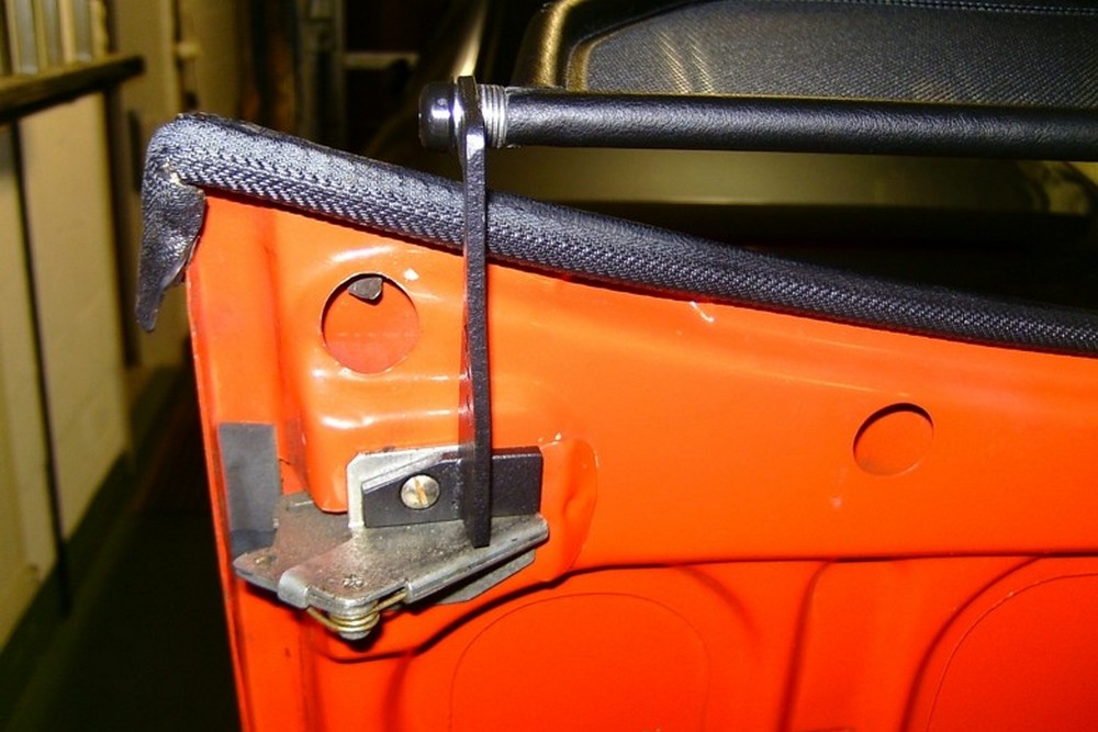 FIA1850CD Cabriolet wind deflector Fiat 850 Spider 1964-1973 Black (4)