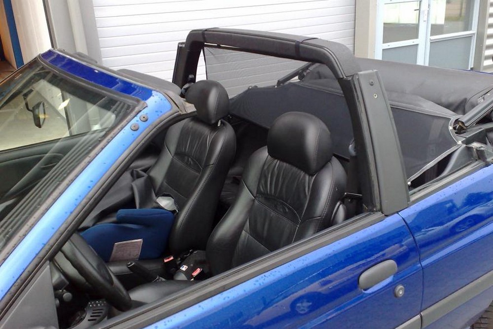 FOR1ESCD Cabriolet wind deflector Ford Escort (MK5 & MK6) 1981-1998 Black (4)