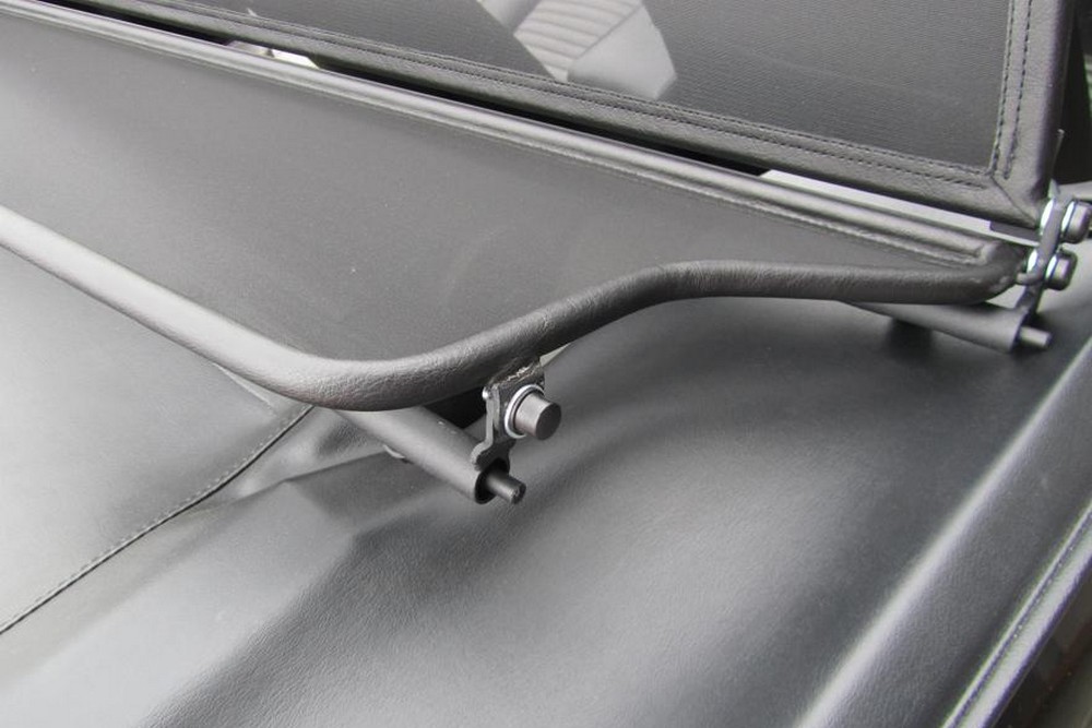 FOR1MUSTCD Cabriolet wind deflector Ford Mustang I 1971-1973 Black (10)