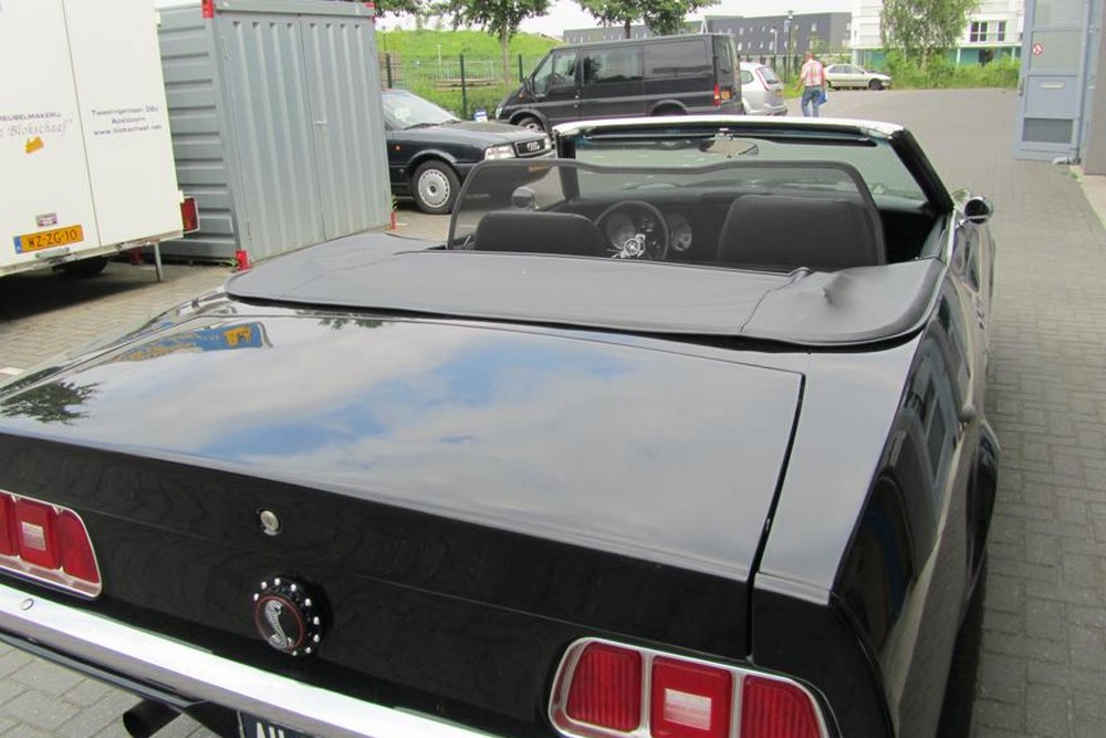 FOR1MUSTCD Cabriolet wind deflector Ford Mustang I 1971-1973 Black (2)