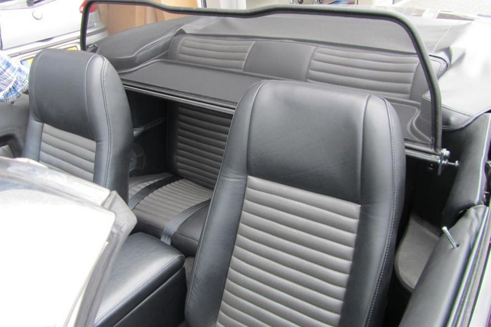 FOR1MUSTCD Cabriolet wind deflector Ford Mustang I 1971-1973 Black (8)
