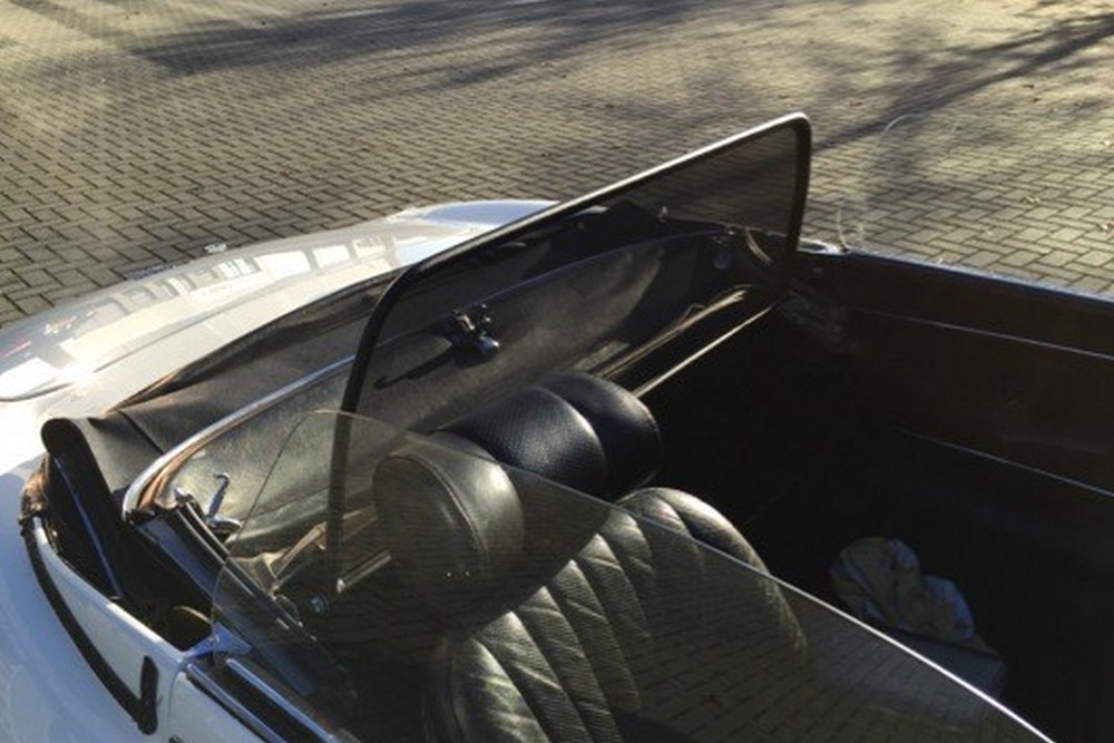 JAG2ETCD Cabriolet wind deflector Jaguar E-Type (Serie 3) 1971-1975 Black (2)