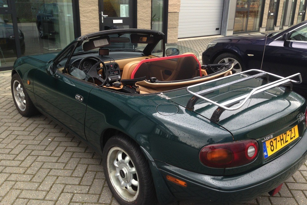MAZ3MX5CD Cabriolet wind deflector Mazda MX-5 (NA & NB) 1998-2005 Red (7)