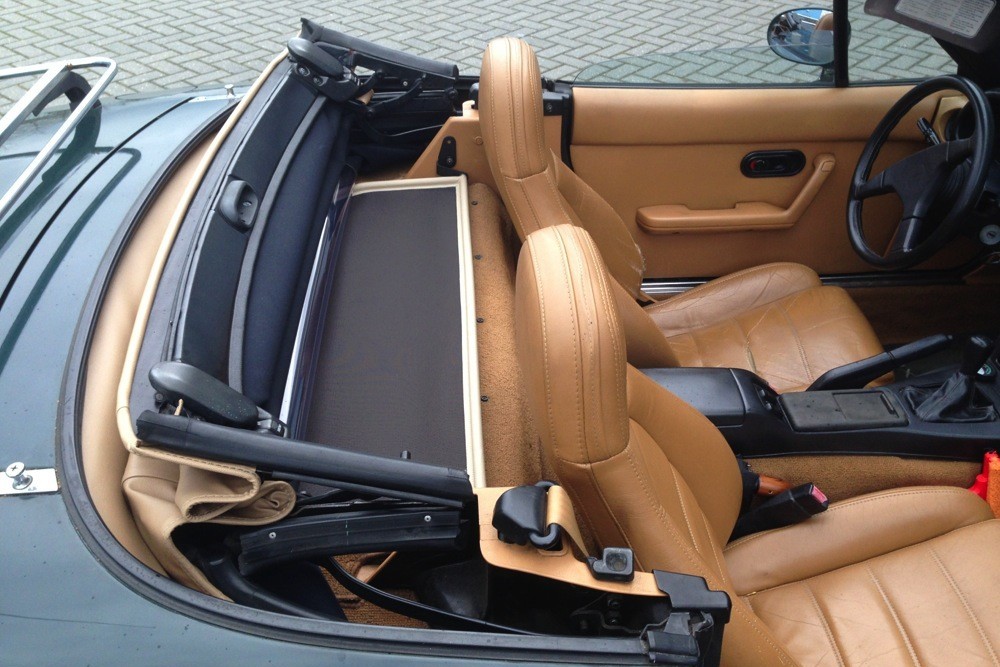 MAZ4MX5CD Cabriolet wind deflector Mazda MX-5 (NA & NB) 1998-2005 Beige (7)
