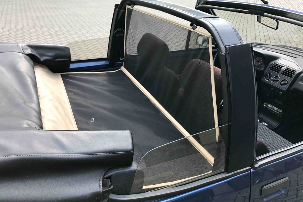 PEU125CD Cabriolet wind deflector Peugeot 205 Cabriolet 1984-1992 Beige (5)