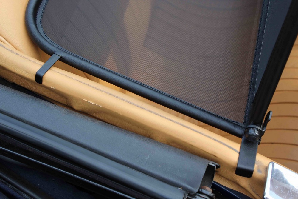 TRI1STCD Cabriolet wind deflector Triumph Stag 1965-1980 Black (12)
