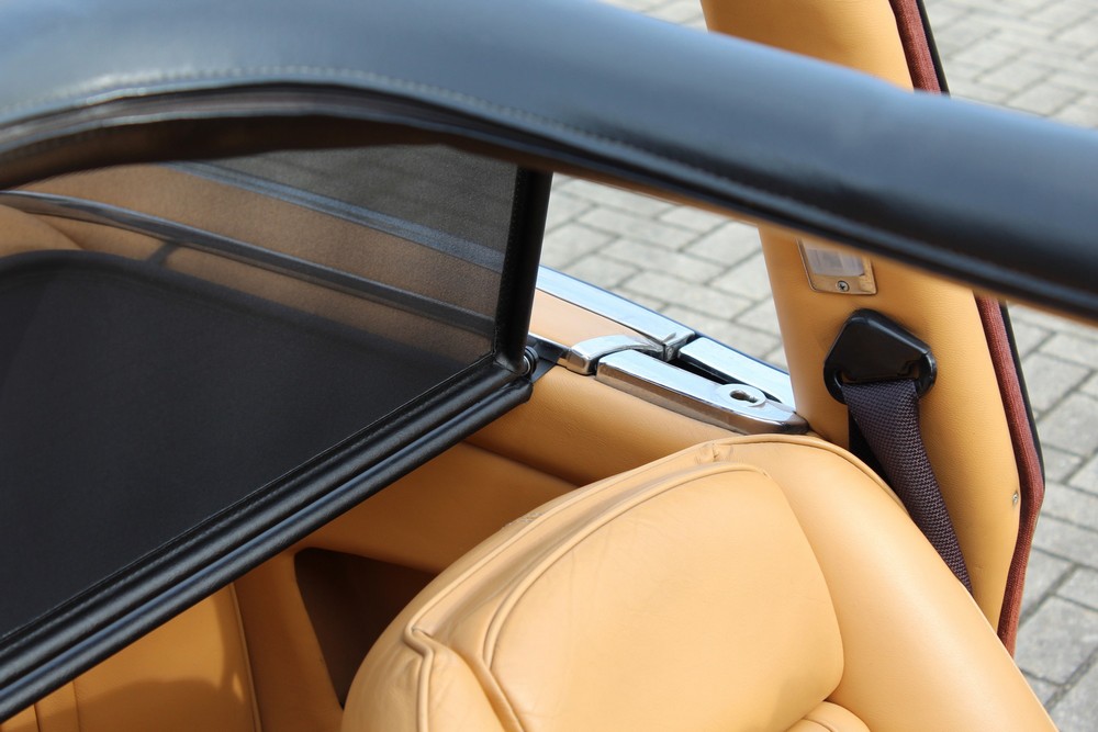 TRI1STCD Cabriolet wind deflector Triumph Stag 1965-1980 Black (7)