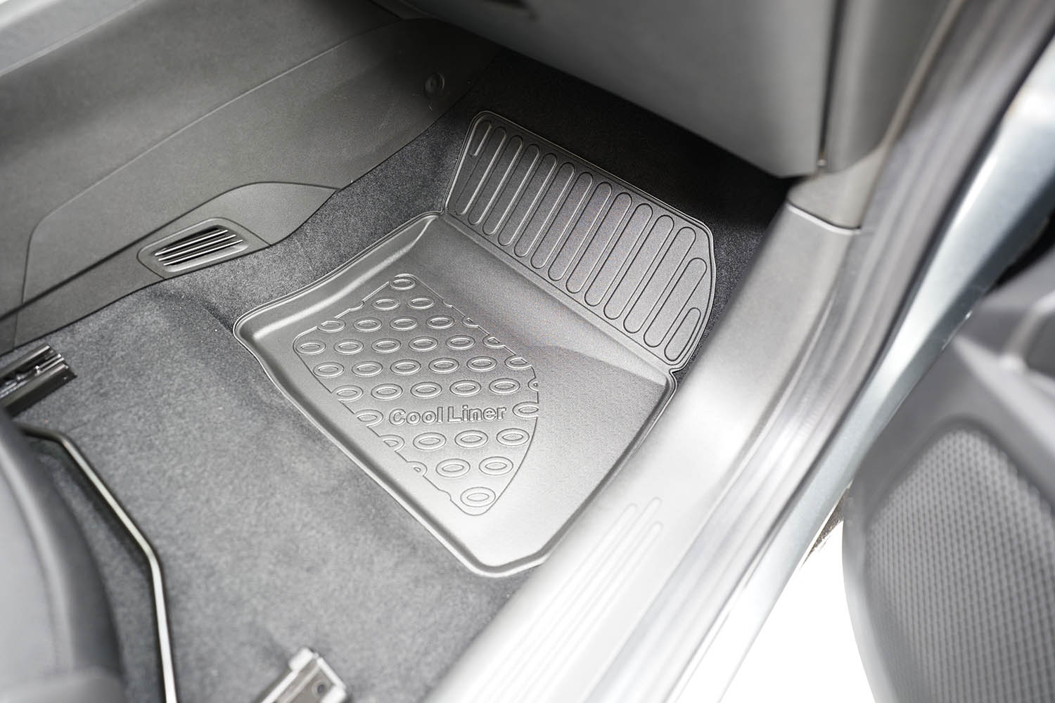 Car mats suitable for Alfa Romeo Junior Elettrica 2024-present Cool Liner PE/TPE rubber (ALF1JUFM-C) (3)