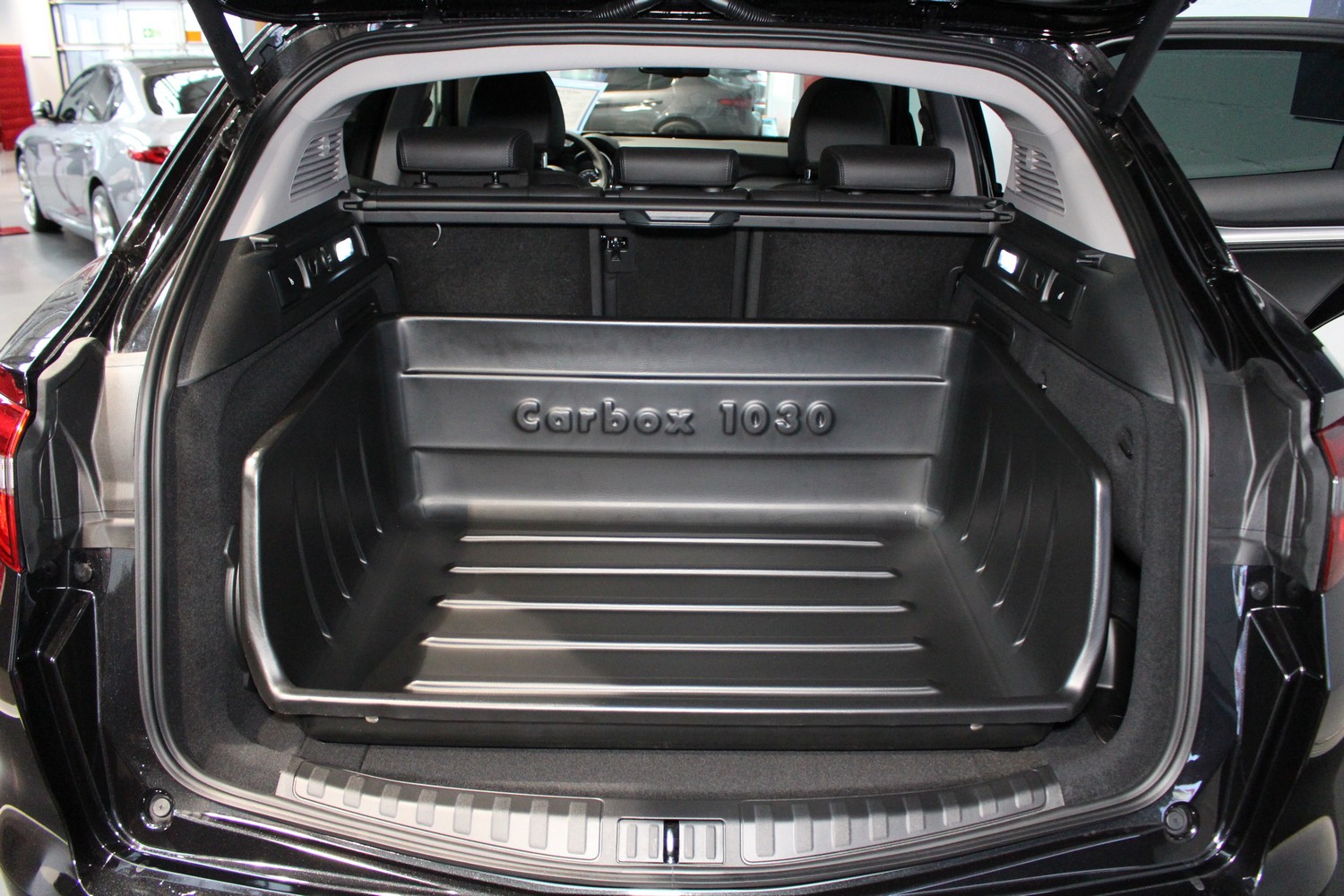 Boot liner suitable for Alfa Romeo Stelvio (949) 2017-present Boot-Guard 99 x 80 high wall