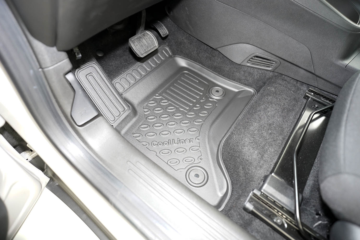Car mats suitable for Alfa Romeo Junior Ibrida 2024-present Cool Liner PE/TPE rubber (ALF2JUFM-C) (2)