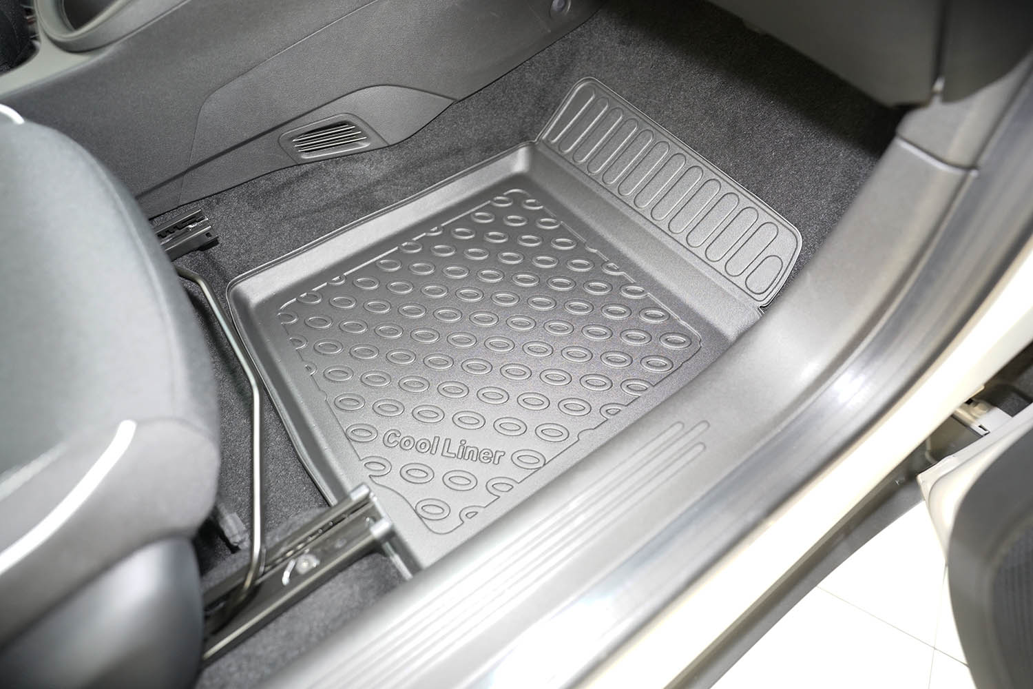 Car mats suitable for Alfa Romeo Junior Ibrida 2024-present Cool Liner PE/TPE rubber (ALF2JUFM-C) (3)