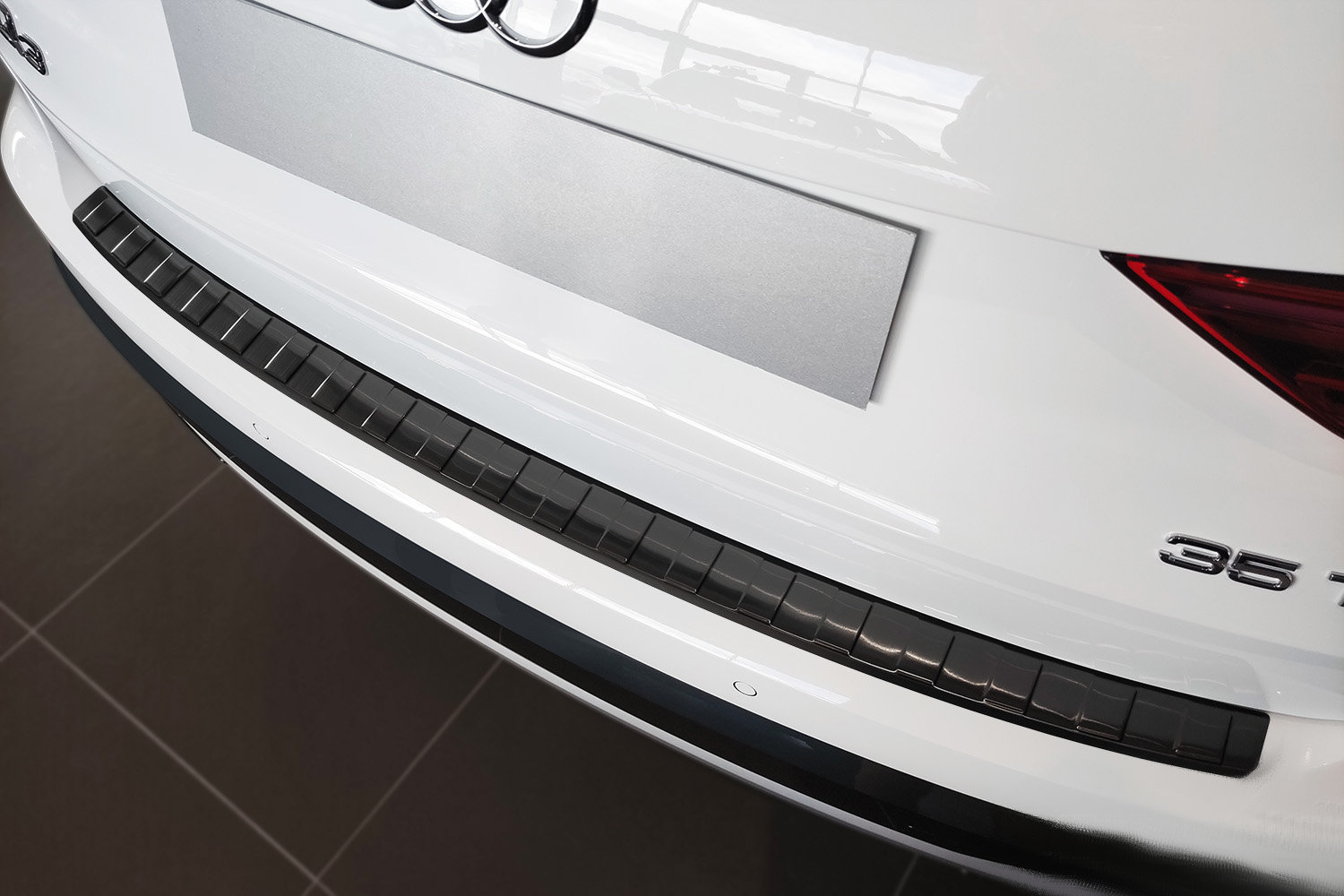 Audi q3 best sale bumper protector