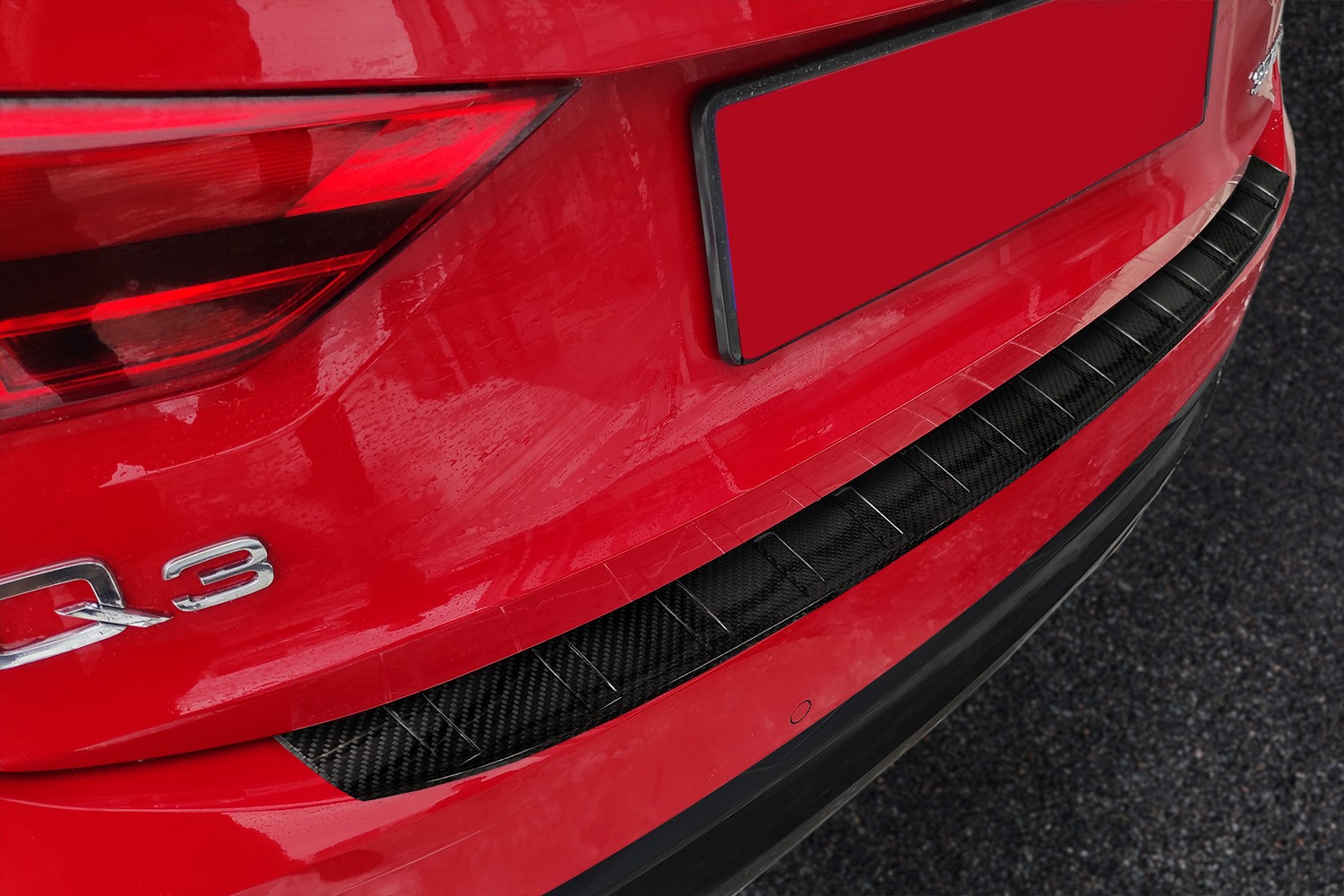 Rear bumper protector Audi Q3 (F3) carbon CarPartsExpert