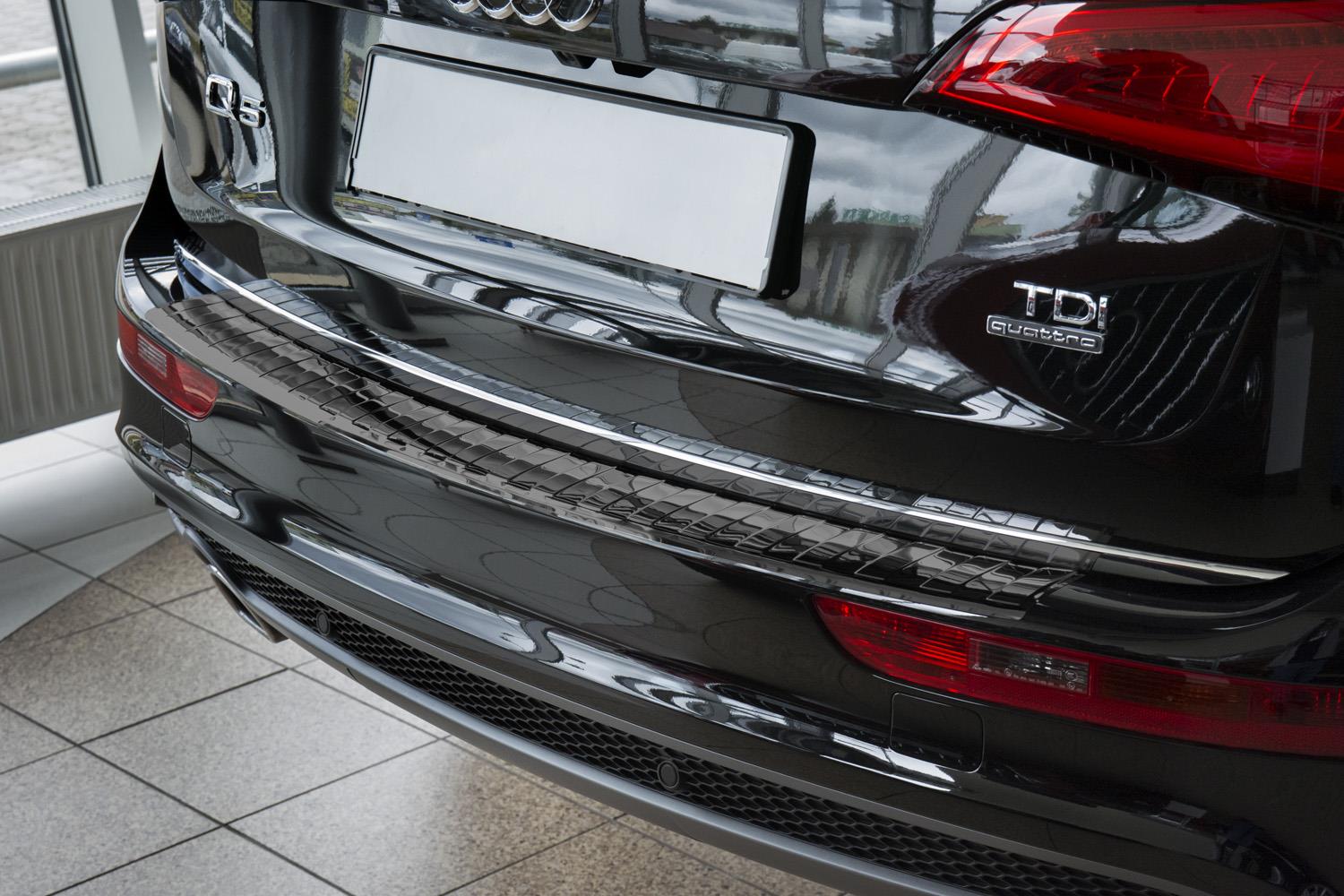 Plage arrière / Couvre coffre coloris noir pour Audi Q5 8R0867769