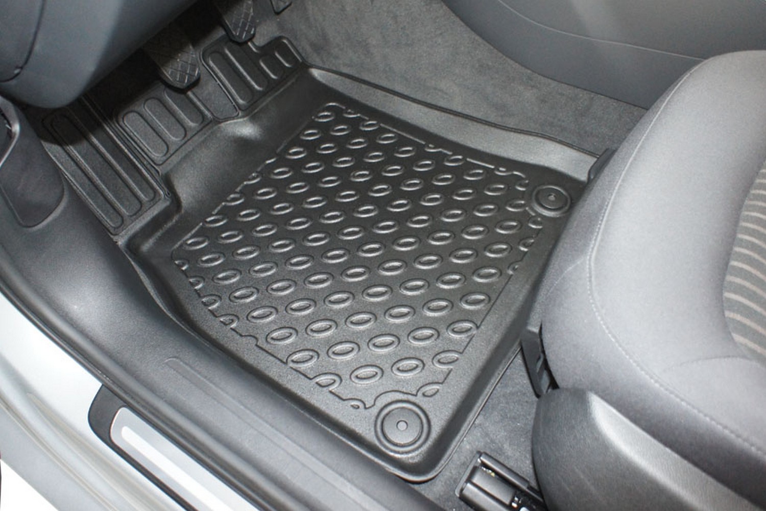 Car mats suitable for Audi A4 (B8) 2008-2015 4-door saloon Cool Liner PE/TPE rubber (AUD1A4FM-C) (3) Car mats suitable for Audi A4 (B8) 2008-2015 4-door saloon Cool Liner PE/TPE rubber (AUD1A4FM-C) (3)