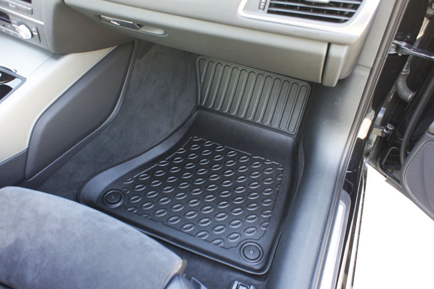 Car mats suitable for Audi A6 (C7) 2011-2018 4-door saloon Cool Liner PE/TPE rubber (AUD1A6FM-C) (3) Car mats suitable for Audi A6 (C7) 2011-2018 4-door saloon Cool Liner PE/TPE rubber (AUD1A6FM-C) (3)