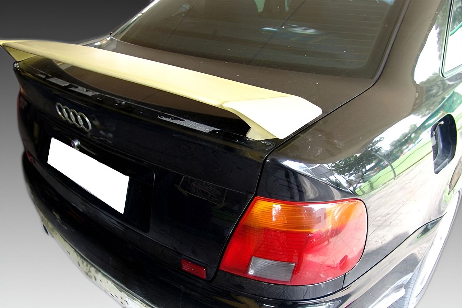 Becquet de coffre convient à Audi A4 (B5) 1995-2001 4 portes tricorps