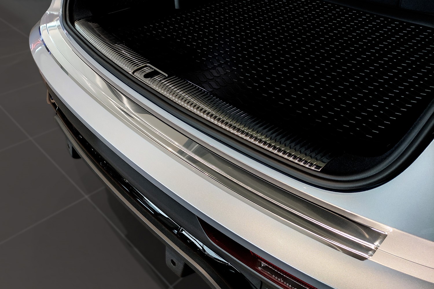 Protection de seuil de coffre Audi Q5 Sportback (FYT) 2021-présent acier inox brossé