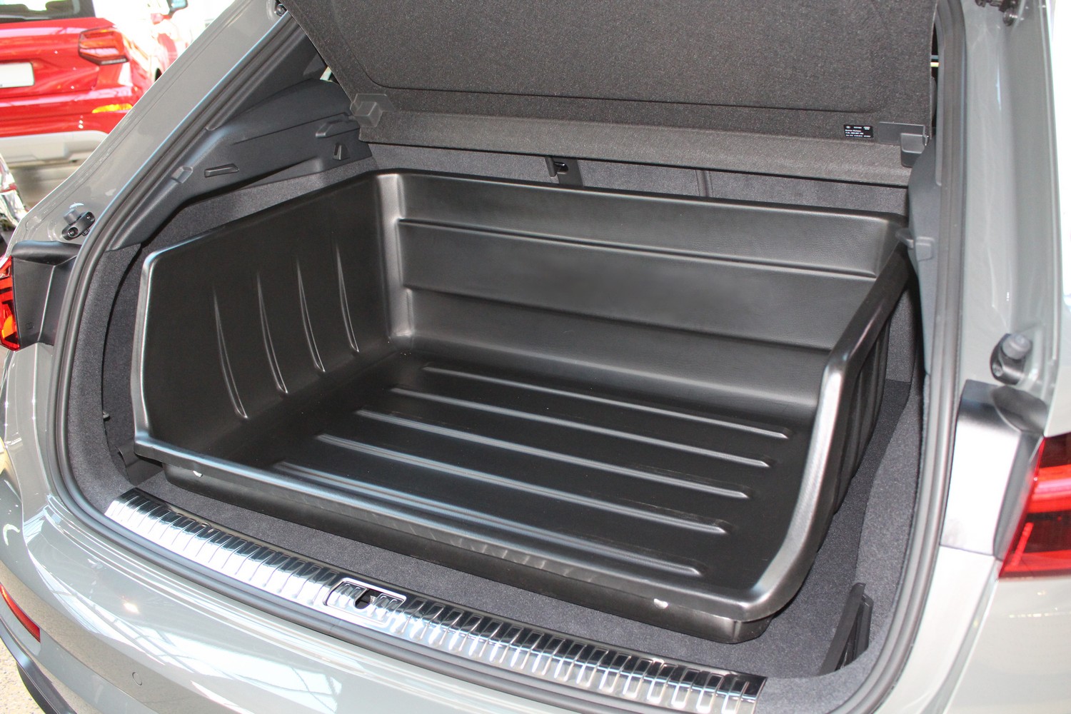 Boot liner suitable for Audi Q3 (F3) 2018-present Boot-Guard 99 x 70 x 33 cm (AUD2Q3BG) (2)