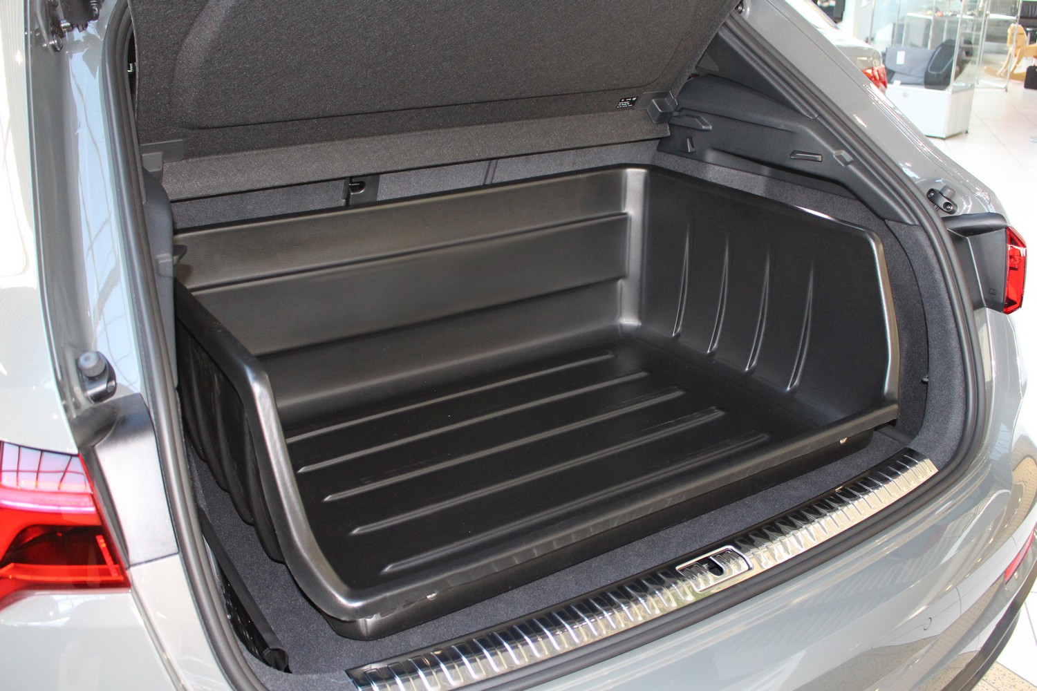 Boot liner suitable for Audi Q3 (F3) 2018-present Boot-Guard 99 x 70 x 33 cm (AUD2Q3BG) (3)