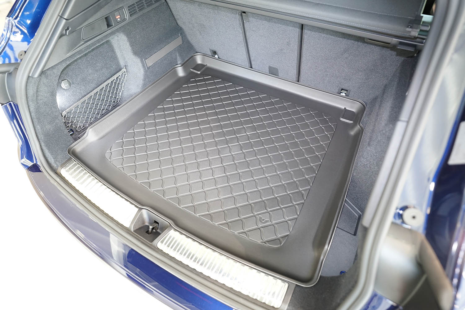 Boot mat suitable for Audi Q5 Sportback (GU) 2024-present Guardliner anti slip PE/TPE rubber (AUD9Q5TM-G) (2)