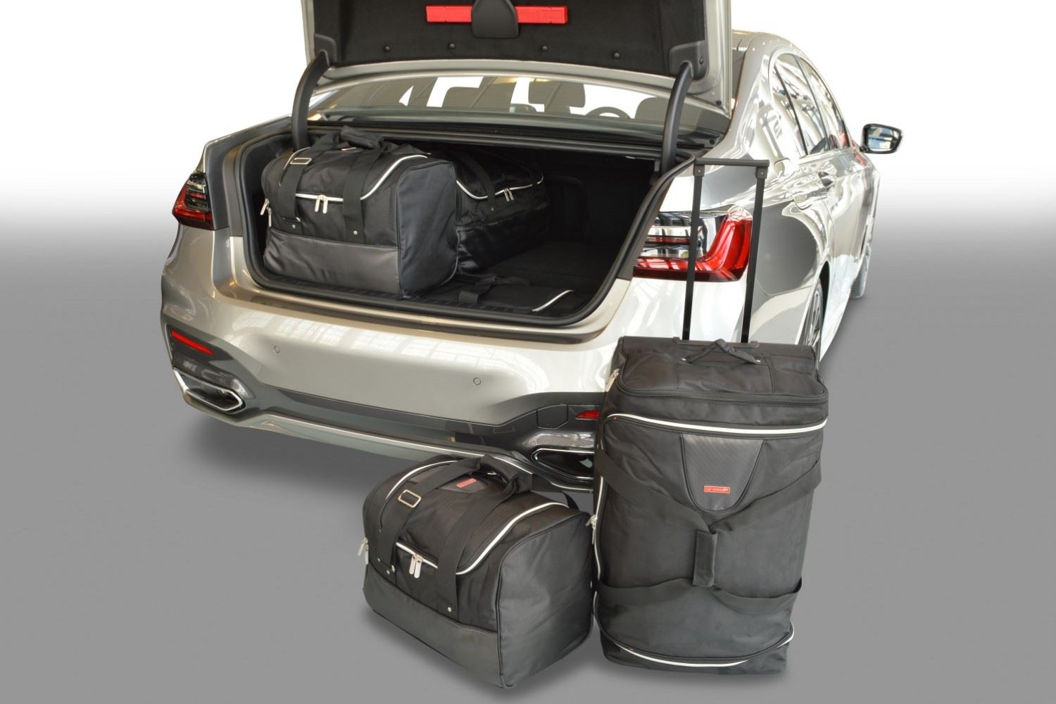 Travel bag set suitable for BMW 7 Series (G11 - G12) 2016-2022 4-door saloon Original