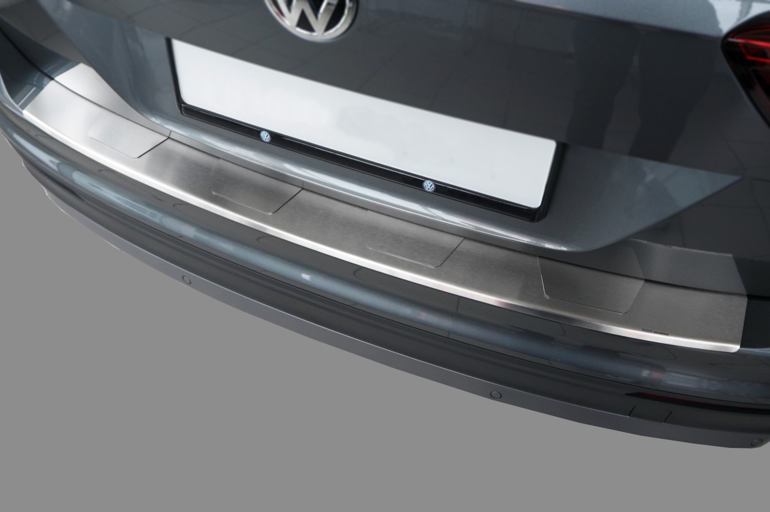 Rear bumper protector Opel Zafira B 2005-2011 5-door hatchback stainless steel brushed