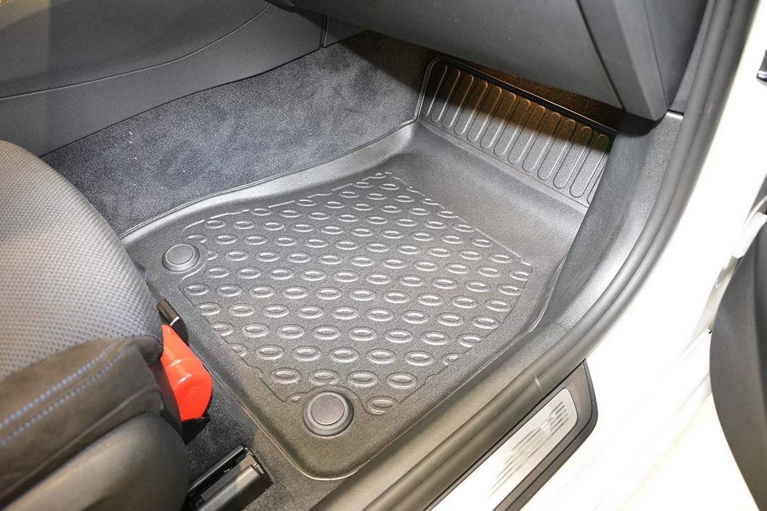 Car mats suitable for BMW 5 Series (G30) 2017-2023 4-door saloon Cool Liner PE/TPE rubber (BMW115SFM-C) (3) Car mats suitable for BMW 5 Series (G30) 2017-2023 4-door saloon Cool Liner PE/TPE rubber (BMW115SFM-C) (3)