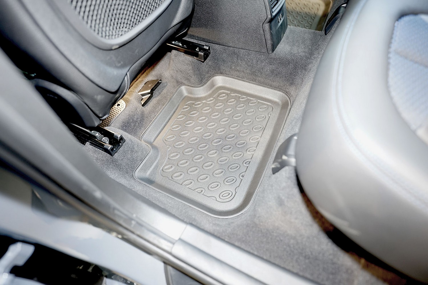 Car mats suitable for BMW 2 Series Active Tourer (F45) 2014-2021 Cool Liner PE/TPE rubber (BMW12AFM-C) (4) Car mats suitable for BMW 2 Series Active Tourer (F45) 2014-2021 Cool Liner PE/TPE rubber (BMW12AFM-C) (4)