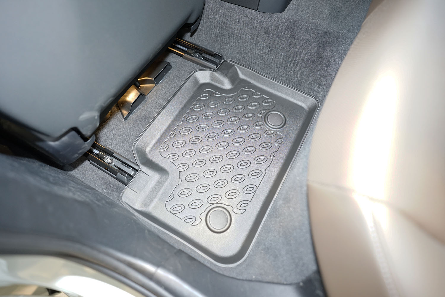 Car mats suitable for BMW 5 Series (G60) 2023-present 4-door saloon Cool Liner PE/TPE rubber (BMW135SFM-C) (4) Car mats suitable for BMW 5 Series (G60) 2023-present 4-door saloon Cool Liner PE/TPE rubber (BMW135SFM-C) (4)