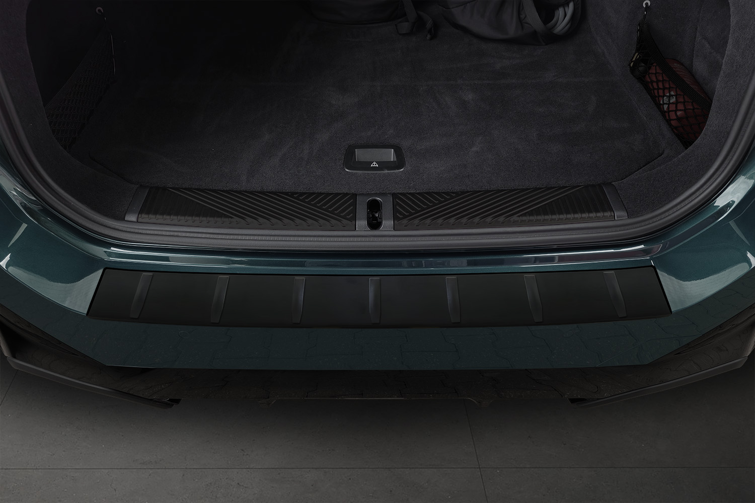Rear bumper protector suitable for BMW 5 Series Touring (G61) 2024-present wagon stainless steel matt black (2) Rear bumper protector suitable for BMW 5 Series Touring (G61) 2024-present wagon stainless steel matt black (2)