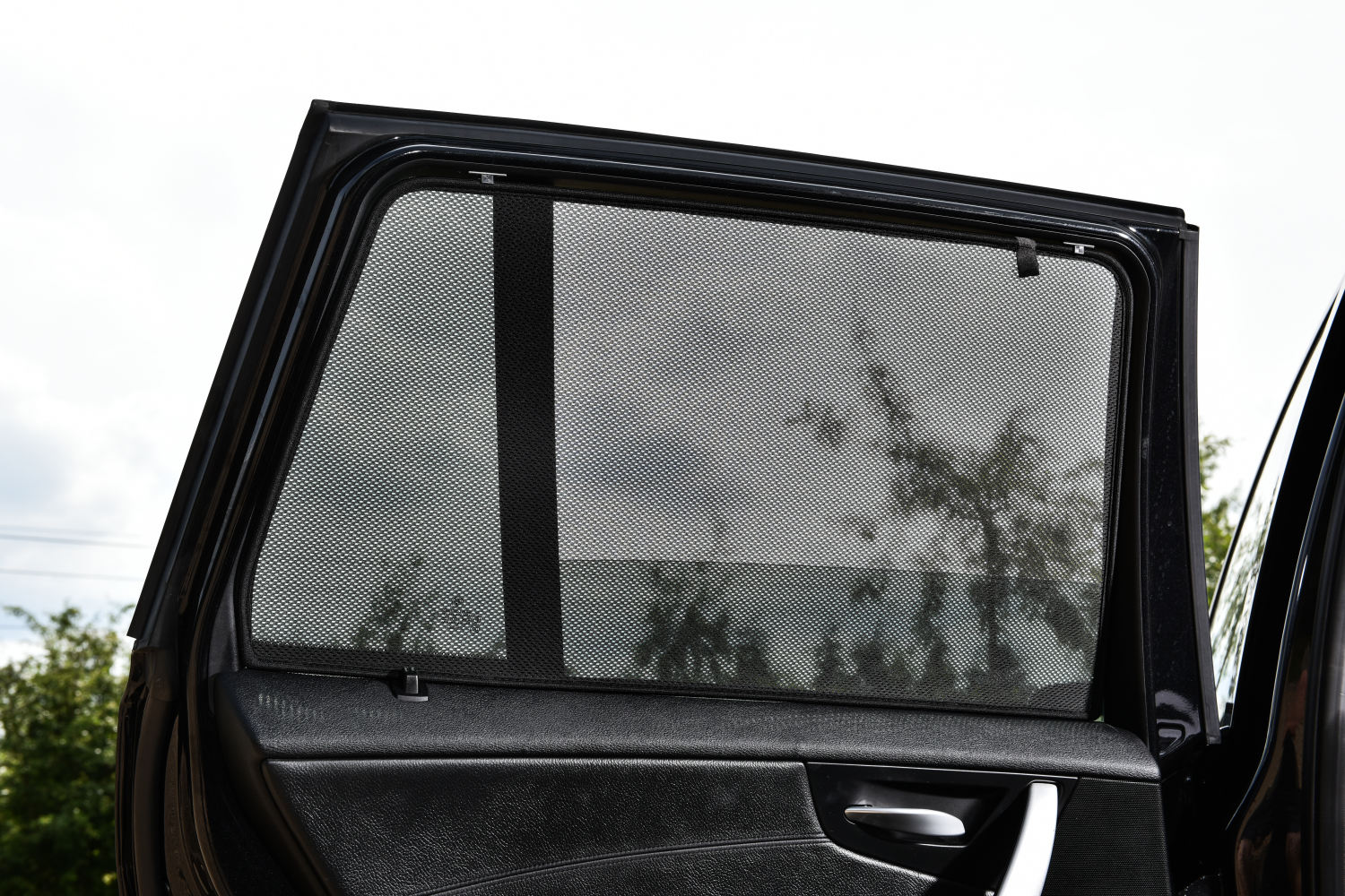 BMW Genuine Rear Side Window Sun Blind/Shade/Screen Set