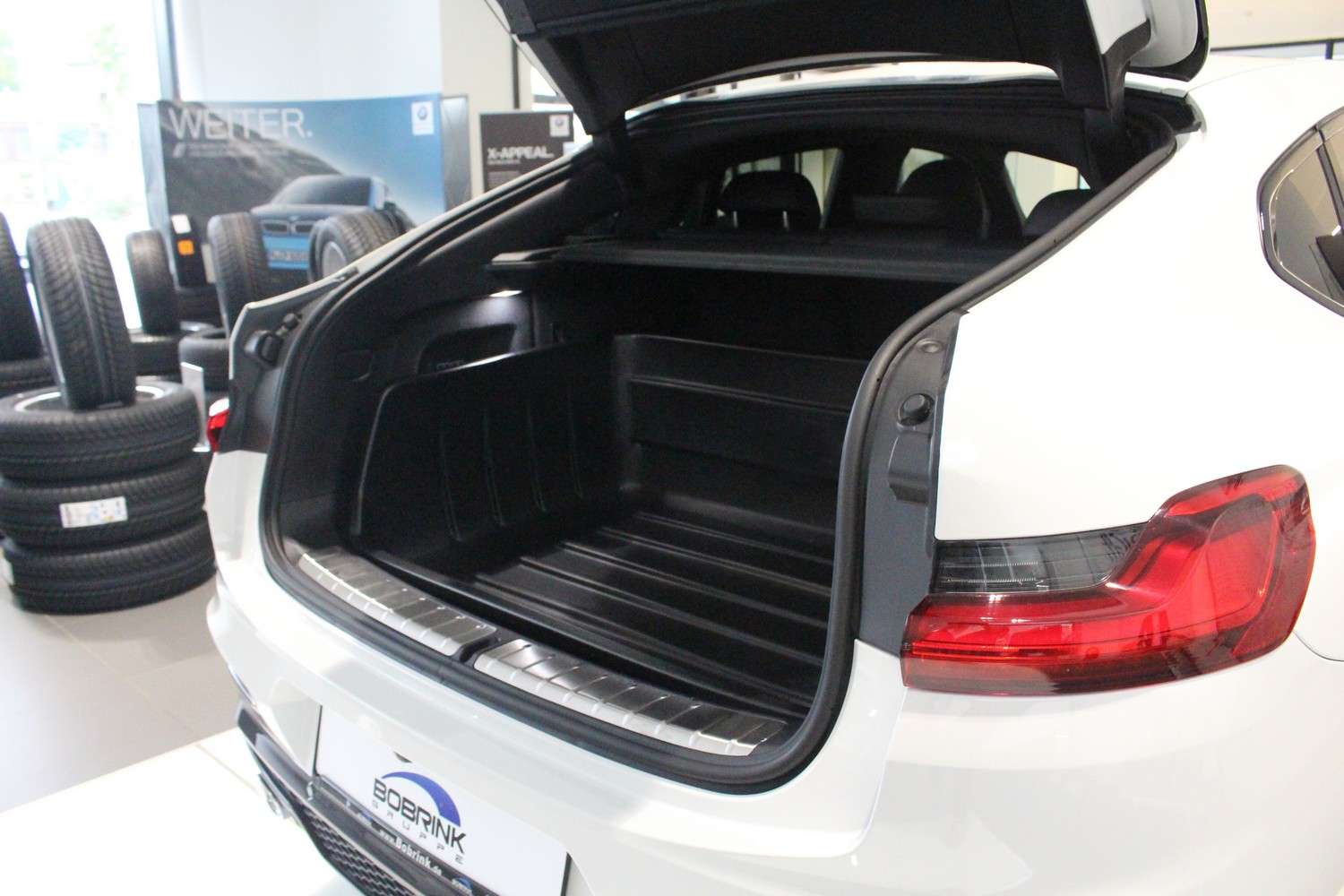 Boot liner suitable for BMW X4 (G02) 2018-present Boot-Guard 106 x 80 x 33 cm (BMW1X4BG) (2) Boot liner suitable for BMW X4 (G02) 2018-present Boot-Guard 106 x 80 x 33 cm (BMW1X4BG) (2)