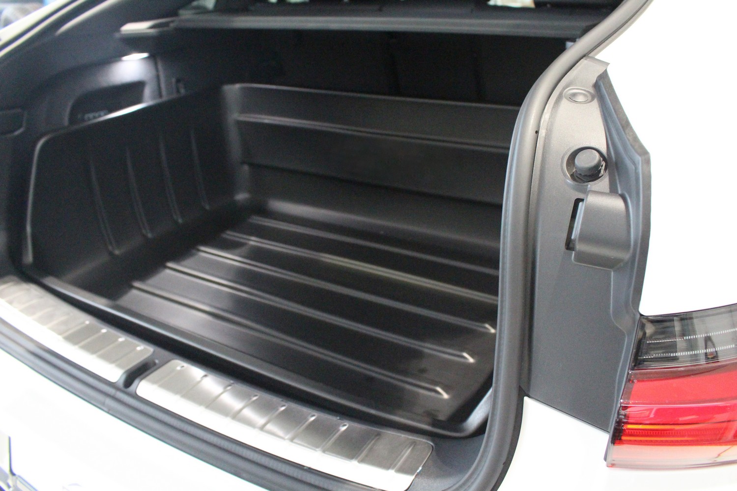 Boot liner suitable for BMW X4 (G02) 2018-present Boot-Guard 106 x 80 x 33 cm (BMW1X4BG) (3) Boot liner suitable for BMW X4 (G02) 2018-present Boot-Guard 106 x 80 x 33 cm (BMW1X4BG) (3)